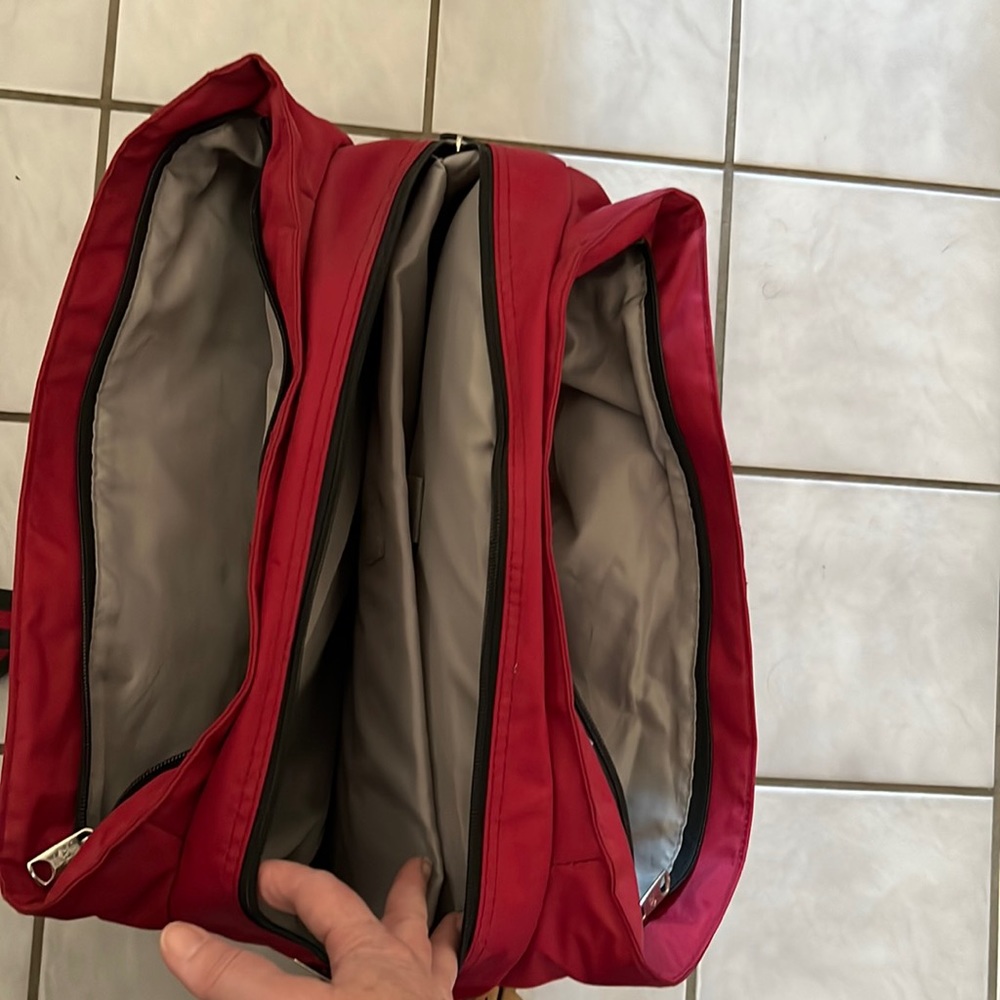 Classic American Tourister Carry On - Picture 4 of 16